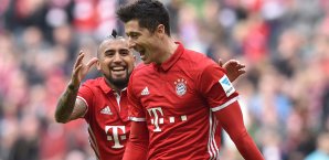Robert Lewandowski trifft und trifft Robert Lewandowski