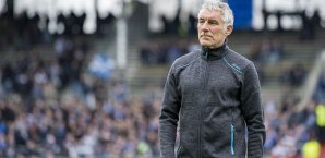 Für Mirko Slomkas Karlsruher SC ist ein Punkt im Abstiegskampf zu wenig Mirko Slomka