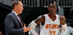 Dennis Schröder spricht mit Mike Budenholzer über Neuzugänge Dennis Schröder